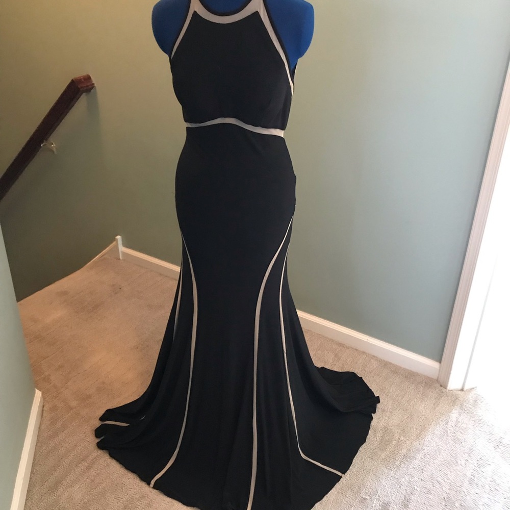 Elegant black and beige size 4